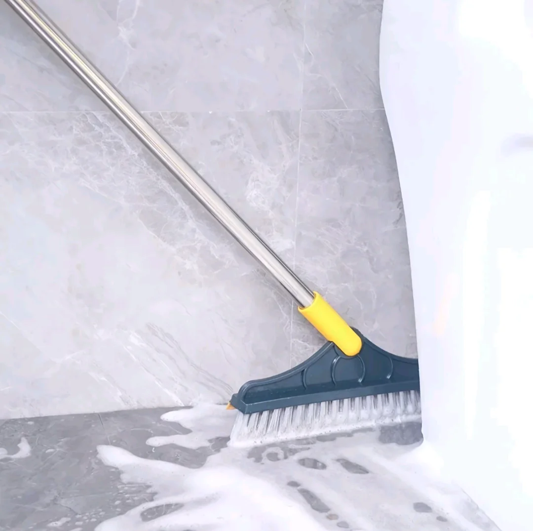 A Escova 2 em 1 Vassoura Rodo de Limpeza é uma opção prática para facilitar a rotina da casa. — foto 6